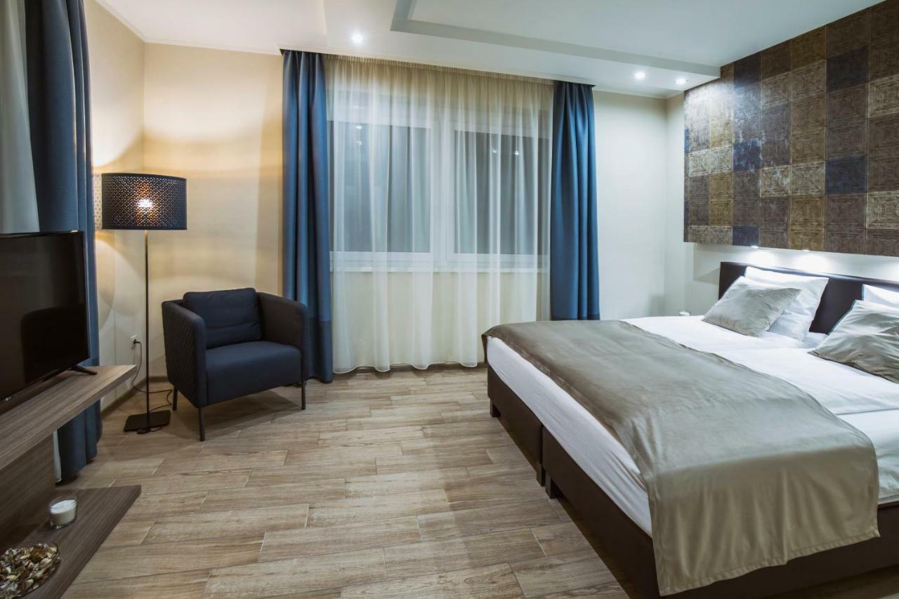 Premium Apartman Makó Esterno foto